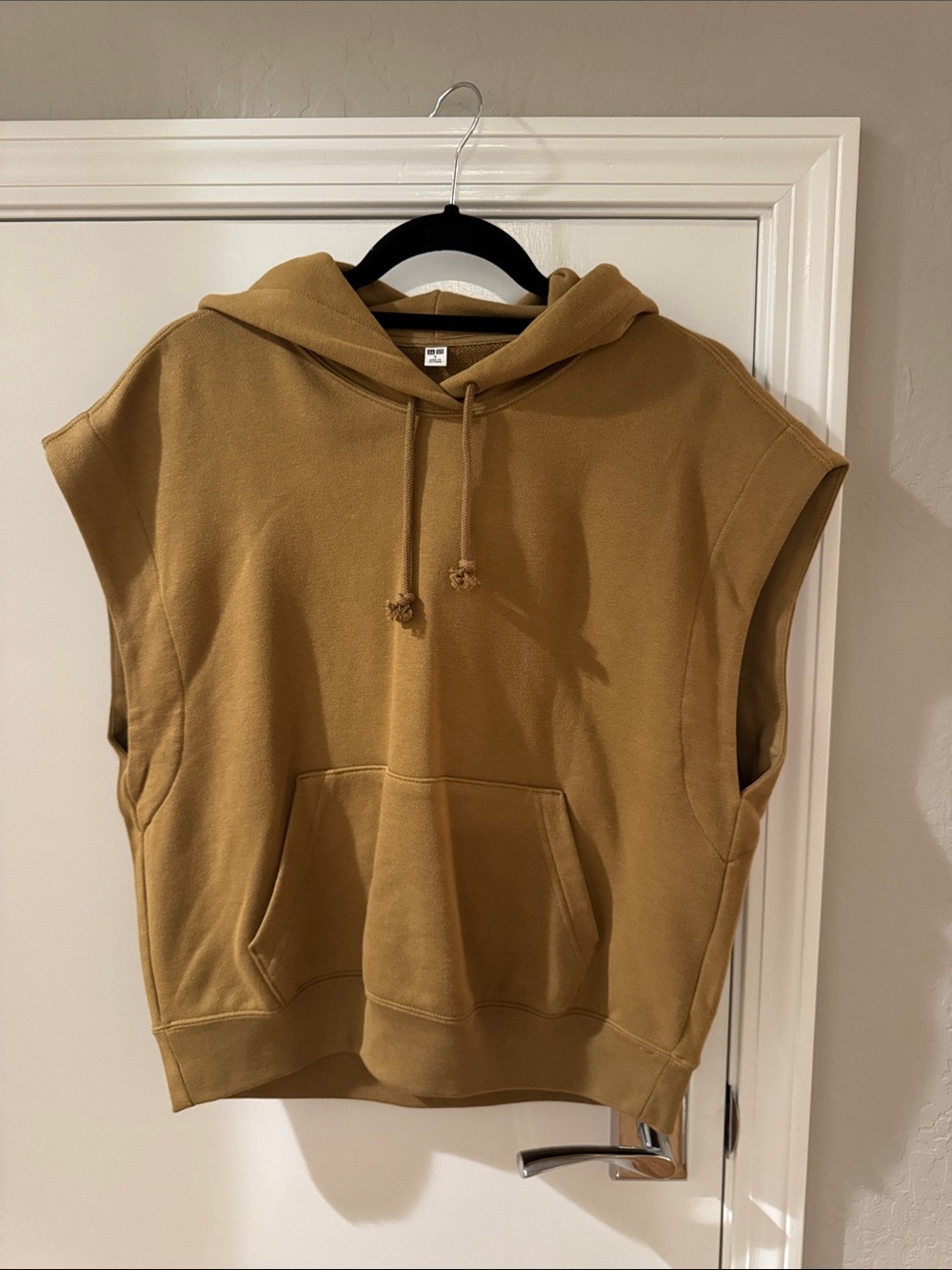 Uniqlo Sleeveless Hooded Pullover in Camel Brown